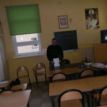 Kamerzysta p. Dariusz Wiśniewski wykłada teorię obsługi kamery filmowej